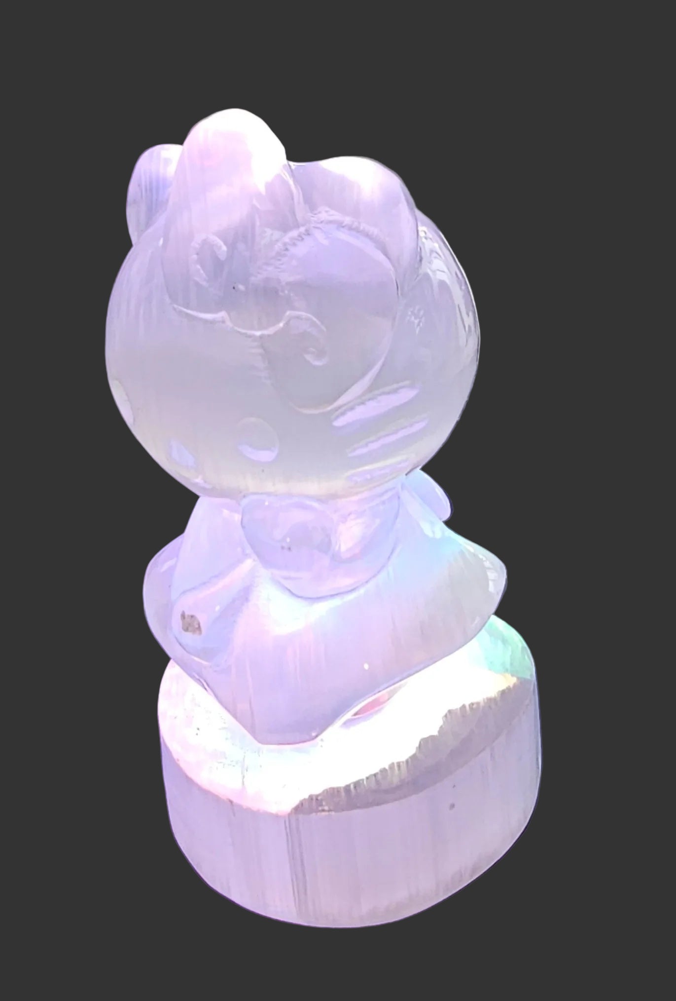 Hello kitty Selenite