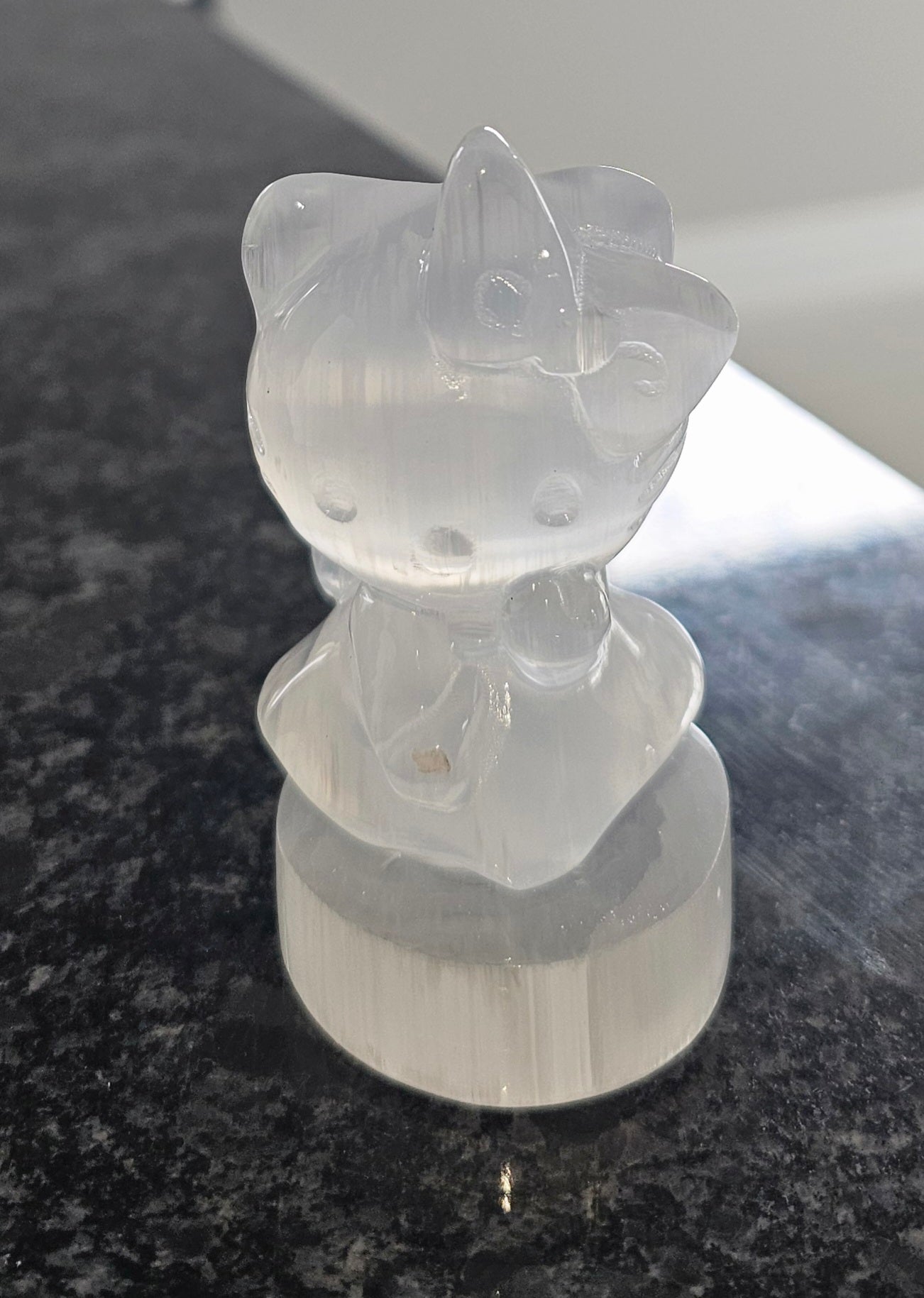 Hello kitty Selenite