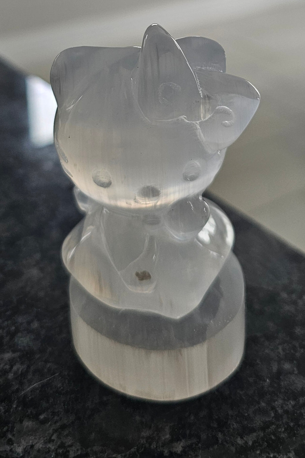 Hello kitty Selenite