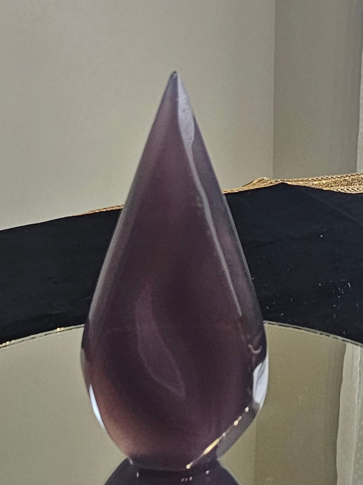 Tear drop purple Agate stone