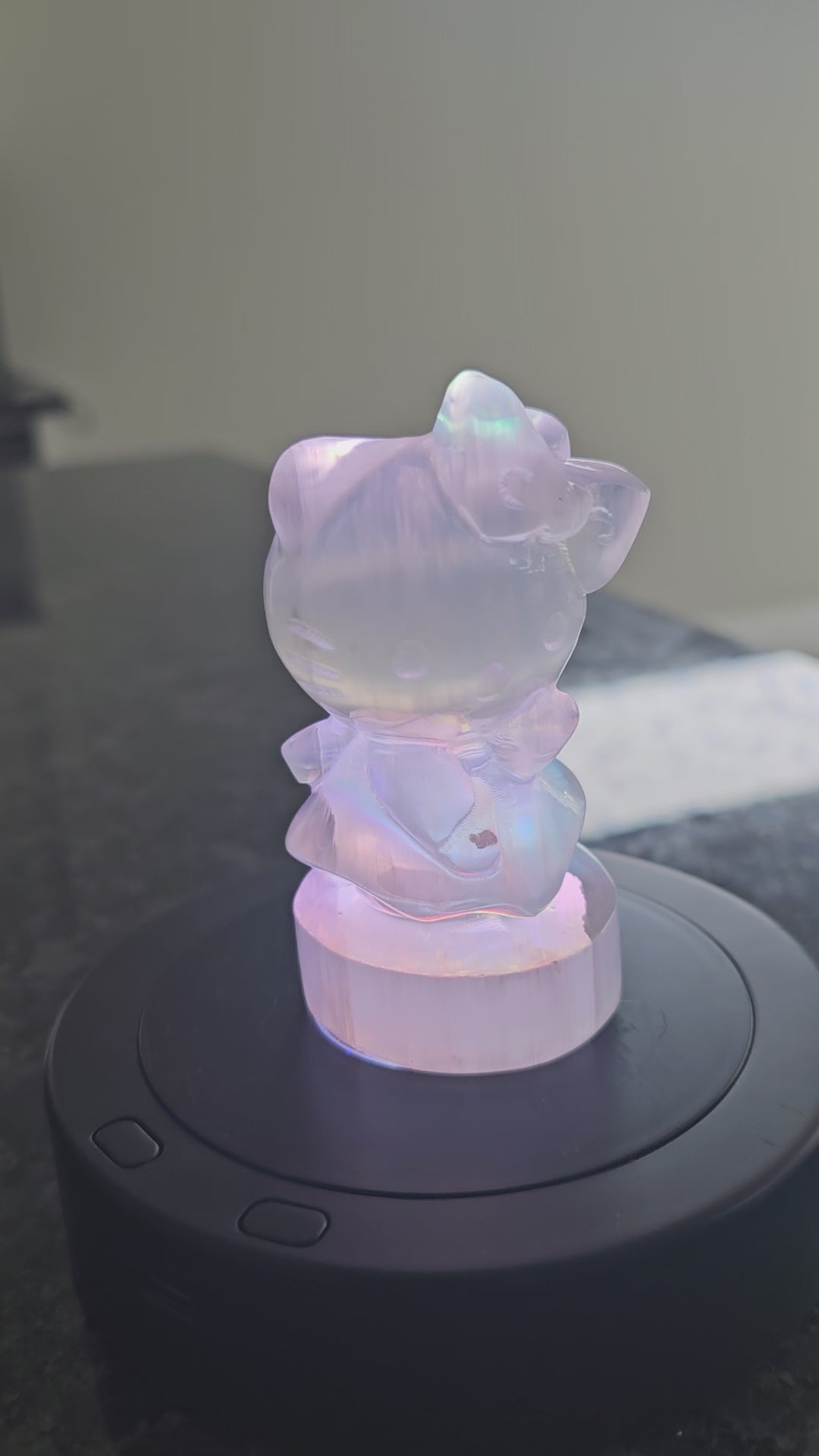 Hello kitty Selenite